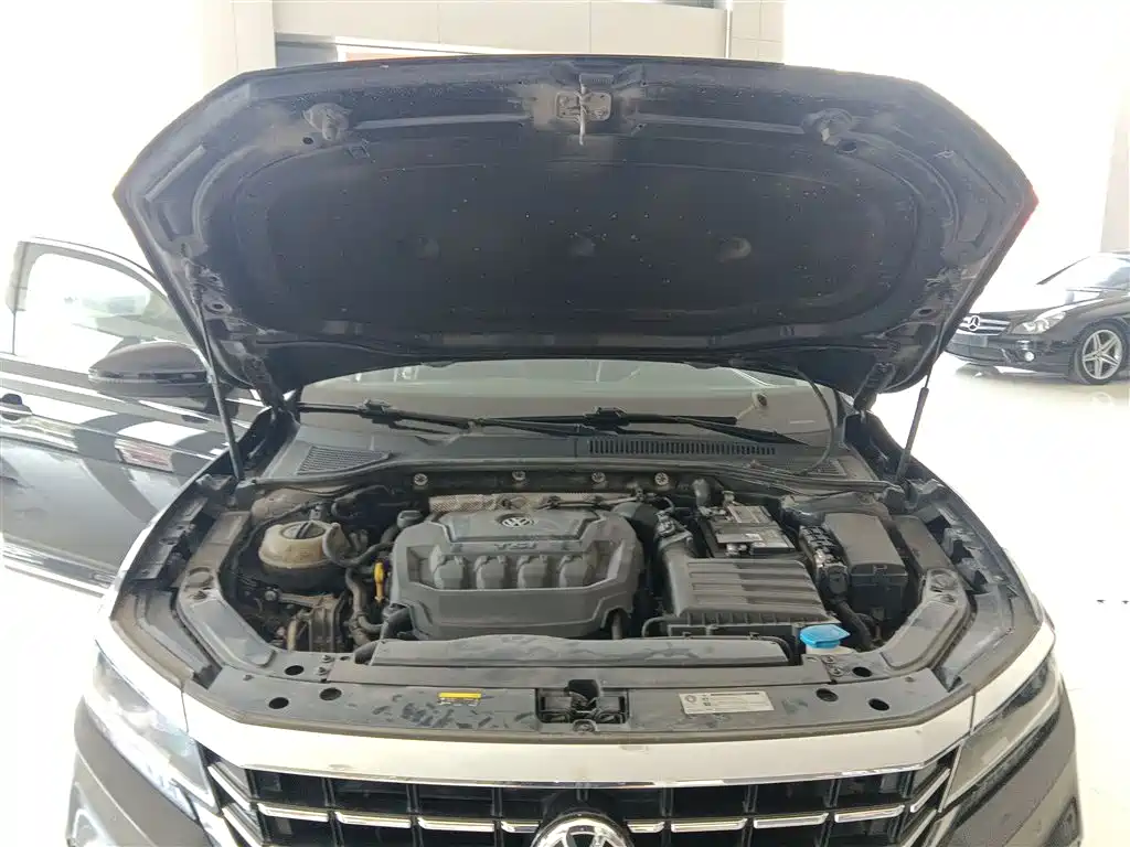 Passat 2019 330TSI Deluxe Edition National VI купить на сайте DeffCars