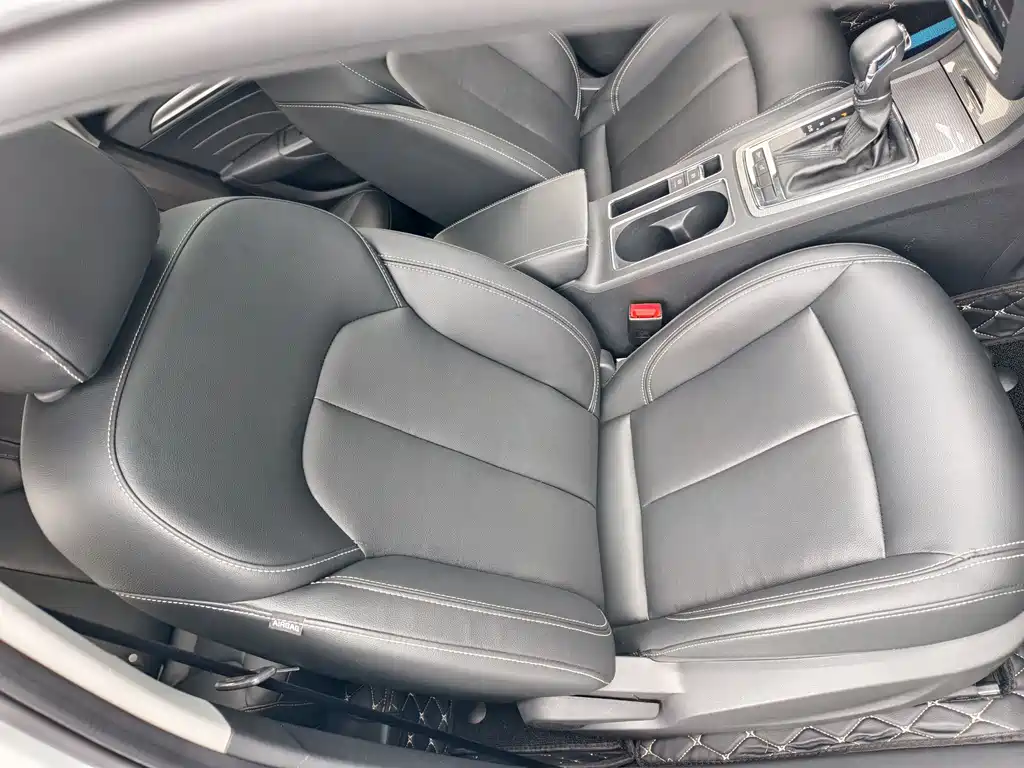 Roewe i6 Classic 2018 20T Automatic Internet Smart Edition купить на сайте DeffCars