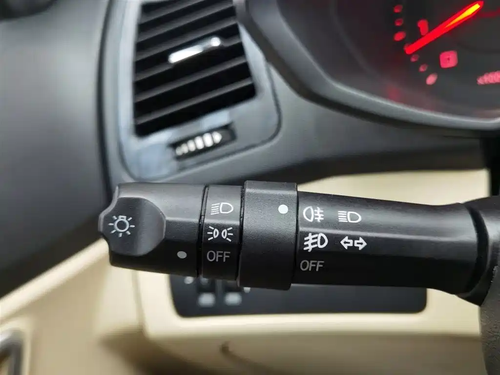 Fengyun 2 2013 hatchback 1.5L manual sharp version купить на сайте DeffCars