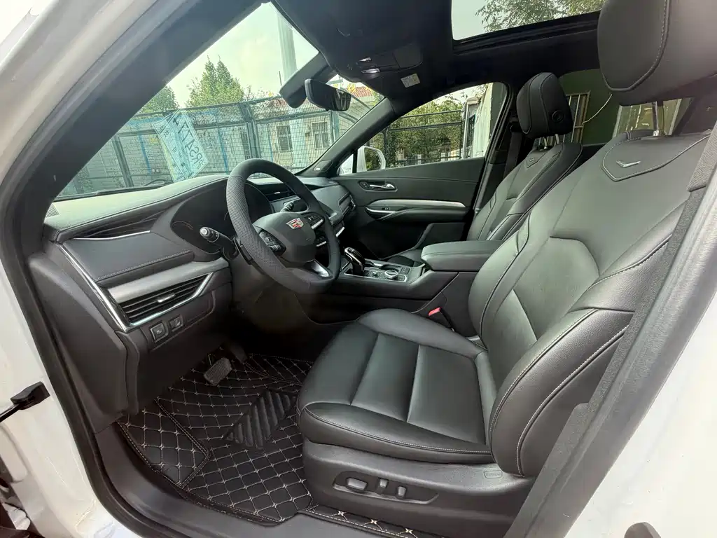 Cadillac XT4 2020 28T two-wheel drive leading model купить на сайте DeffCars