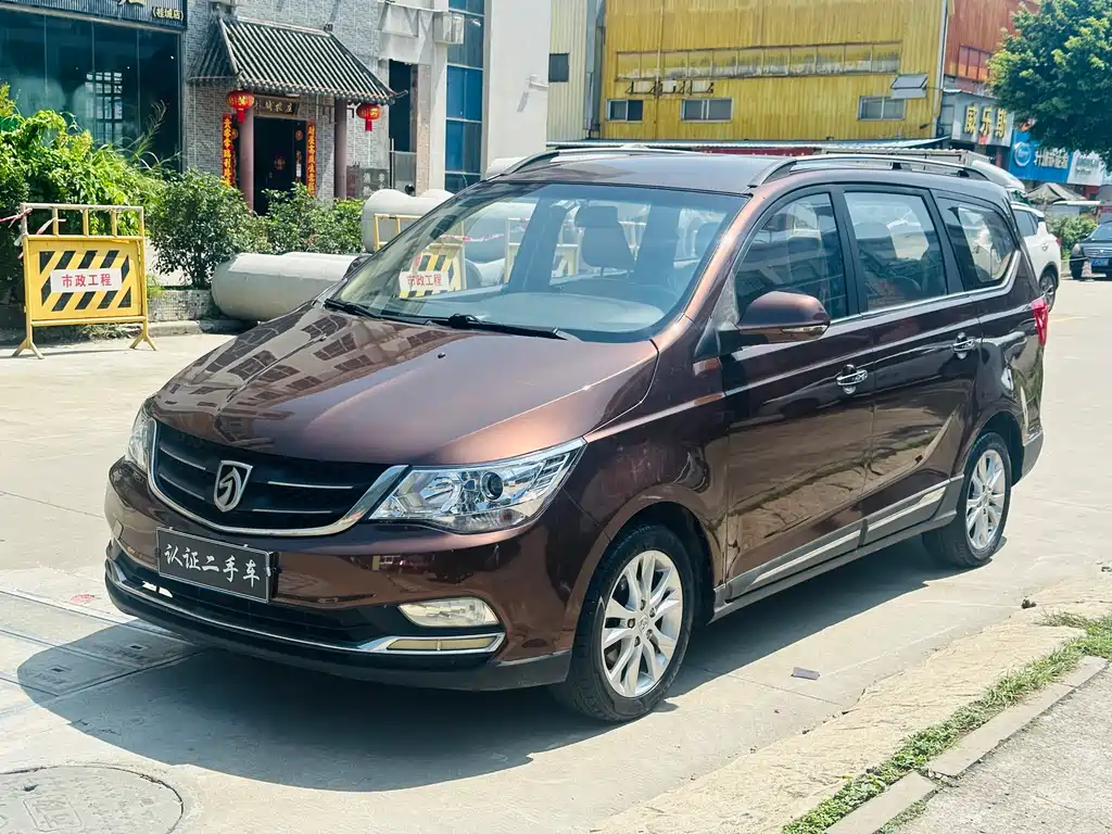 Baojun 730 2016 1.5L manual comfort type 7 seats National V купить на сайте DeffCars