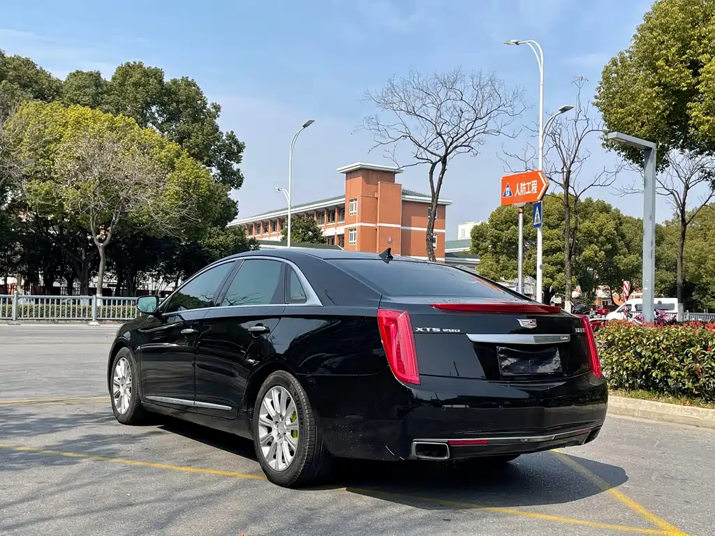 Cadillac XTS 2015 28T Comfort Model купить на сайте DeffCars