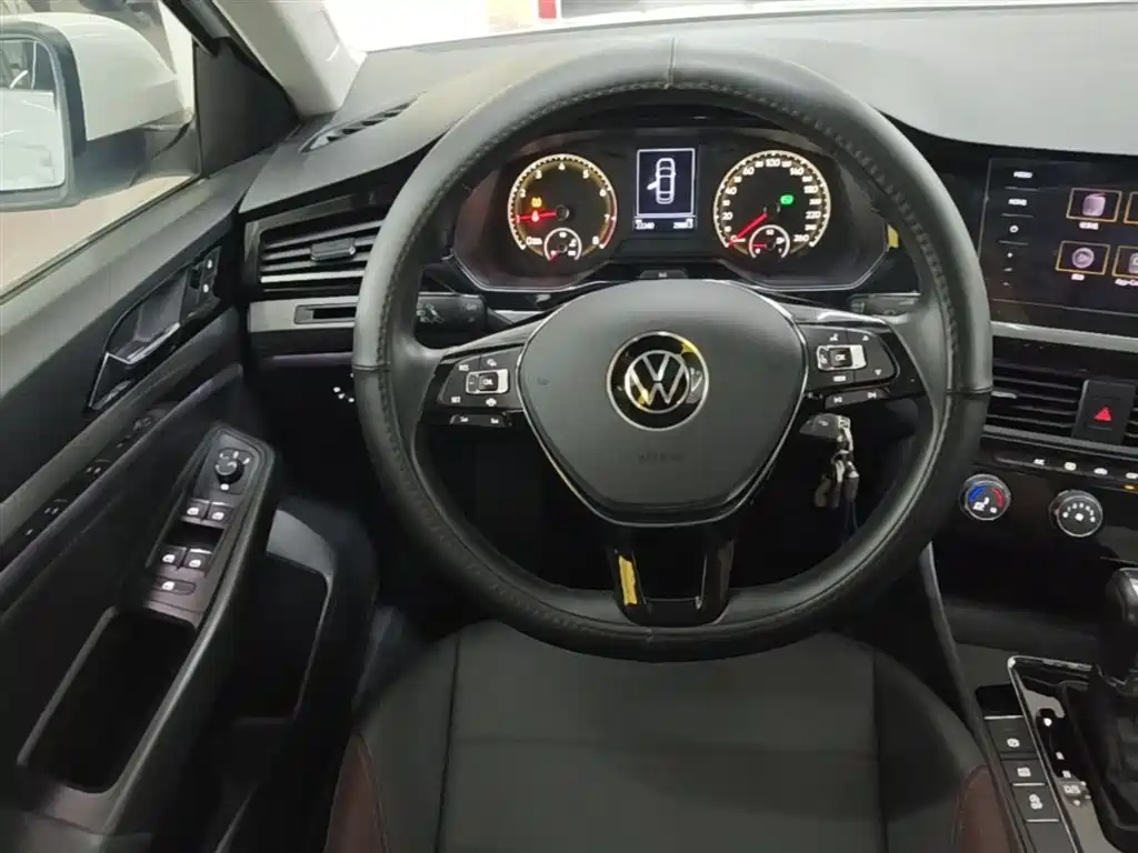 Bora 2021 1.5L automatic comfort intelligent connected version купить на сайте DeffCars