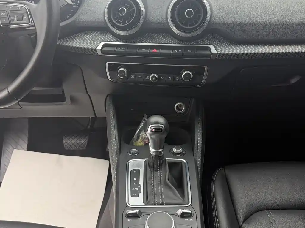 Audi Q2L 2022款 35 TFSI 时尚动感型 купить на сайте DeffCars