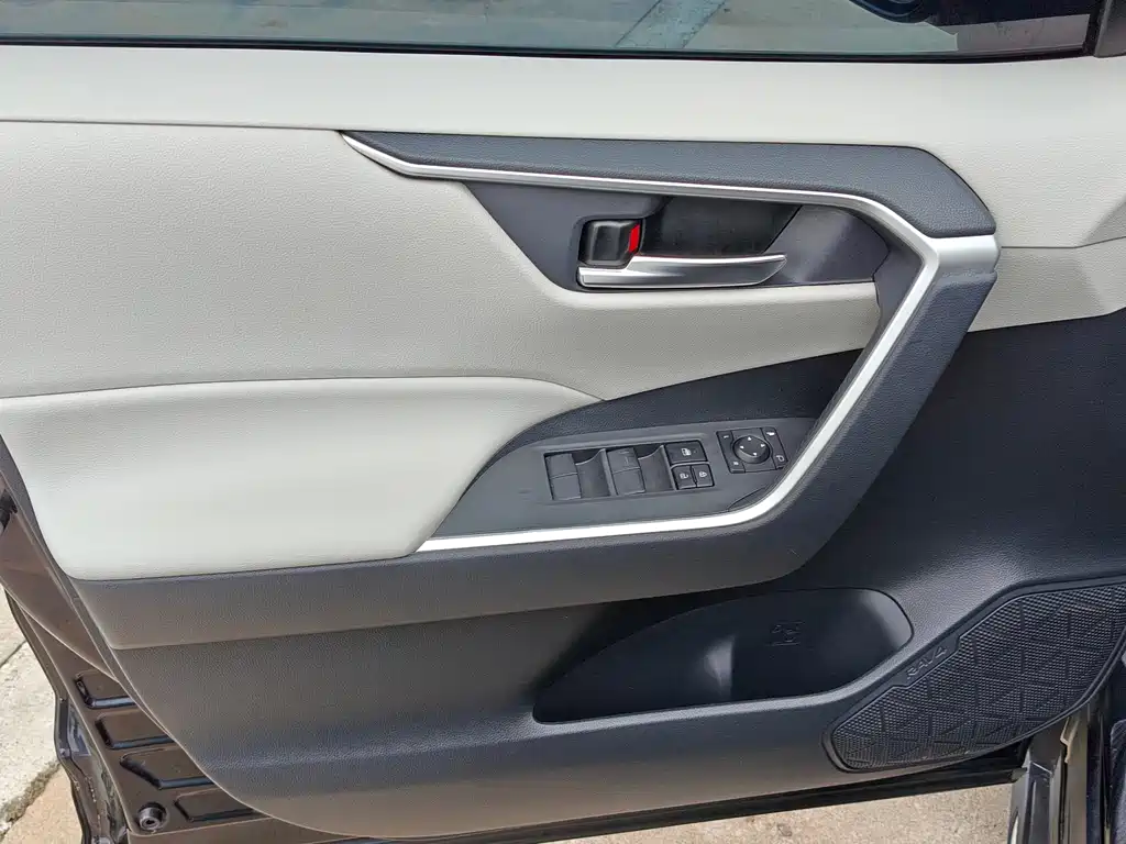 RAV4 Rongfang 2020 Dual Engine 2.5L E-CVT Two-wheel Drive Elite Edition купить на сайте DeffCars