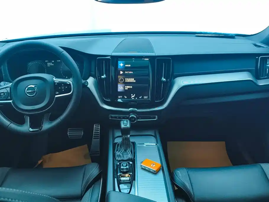 Volvo XC60 2021 T5 four-wheel drive Zhiyuan Sport Edition купить на сайте DeffCars