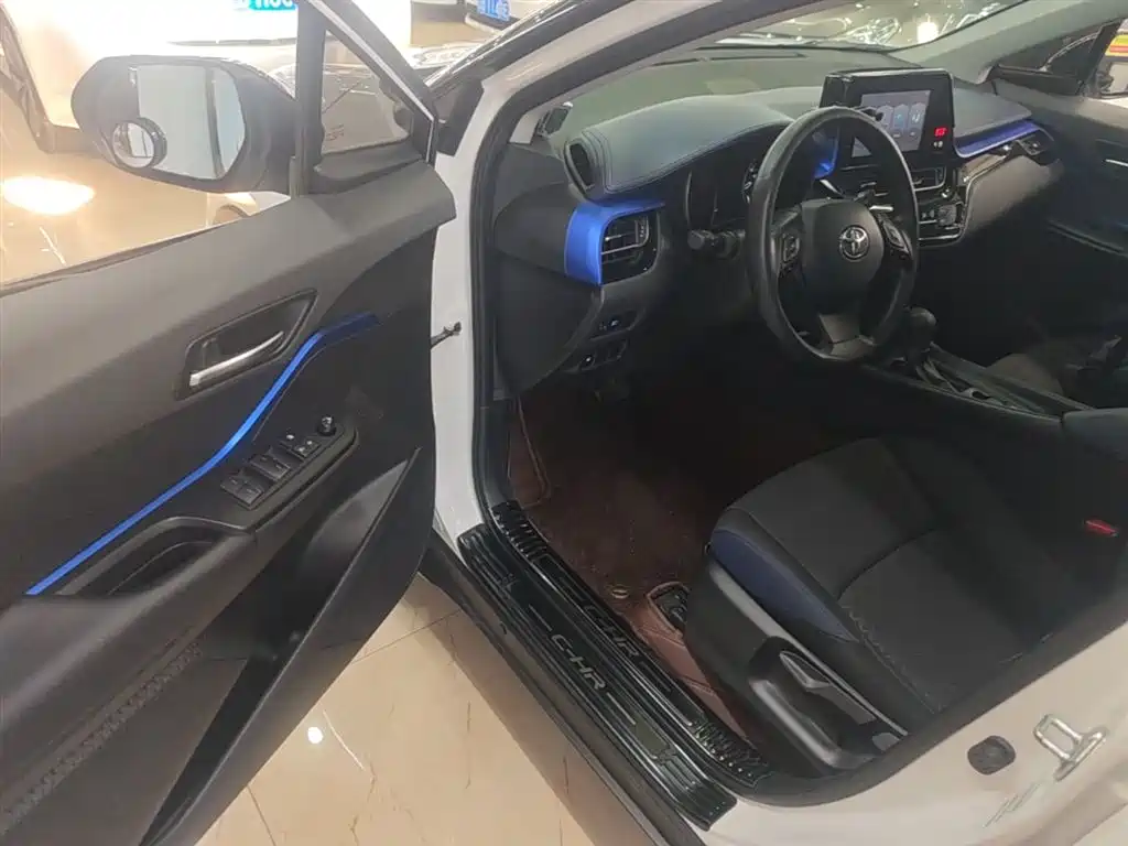 Toyota C-HR 2021 2.0L Comfort Edition купить на сайте DeffCars