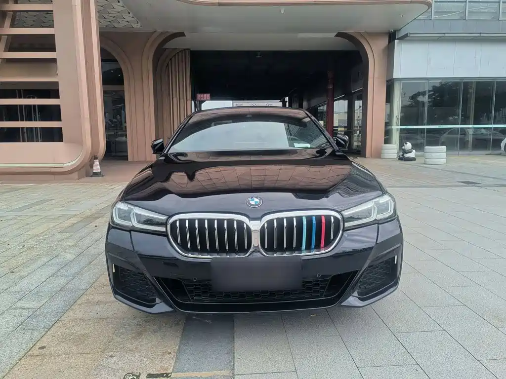 BMW 5 Series 2022 facelift 2 530Li leading M sports package купить на сайте DeffCars