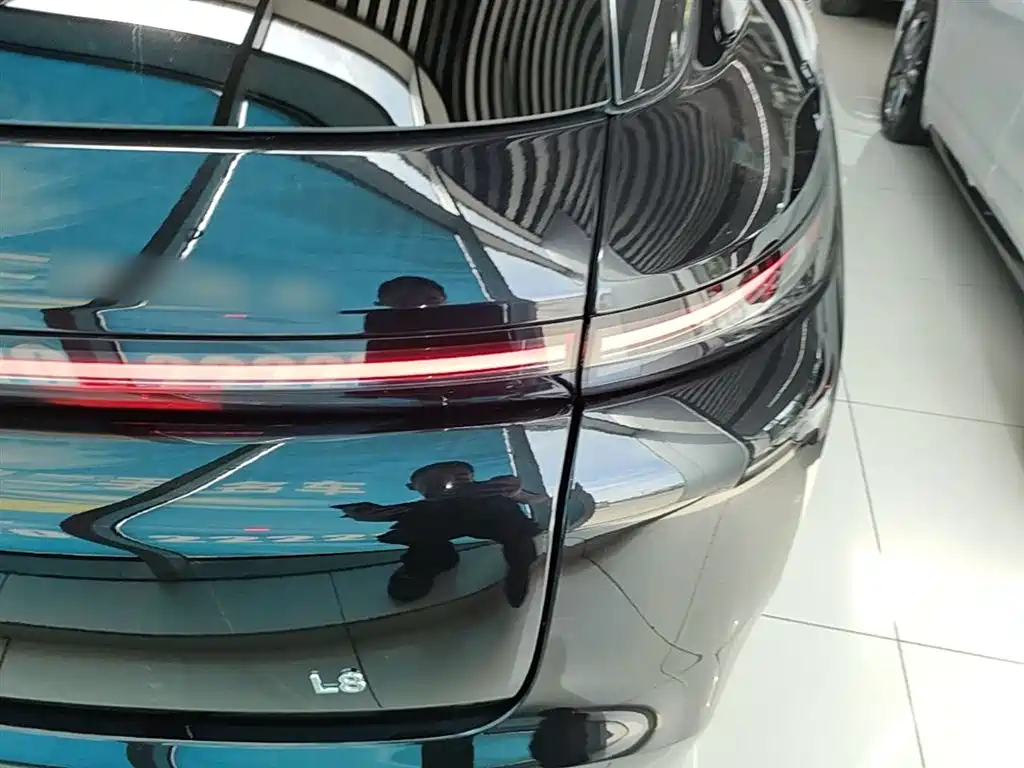 Ideal L8 2024 Ultra купить на сайте DeffCars