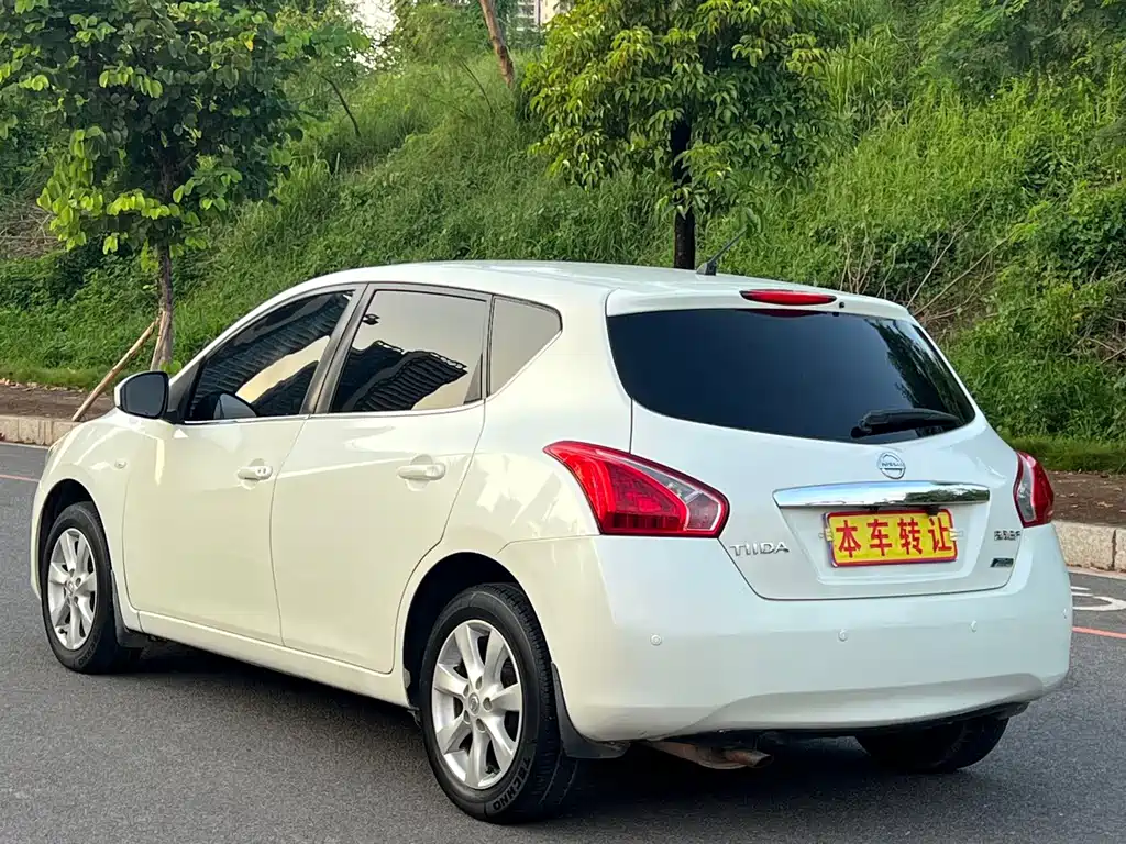 Tiida 2013 1.6L CVT cool version купить на сайте DeffCars