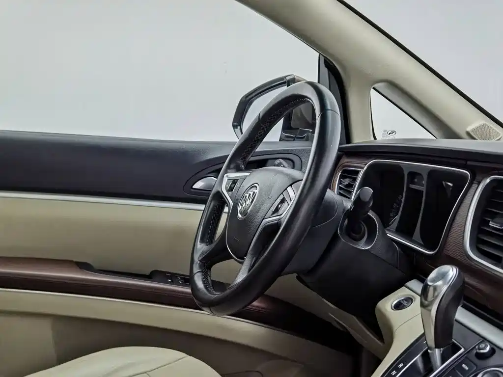 Buick GL8 2018 28T Premium Type National VI купить на сайте DeffCars