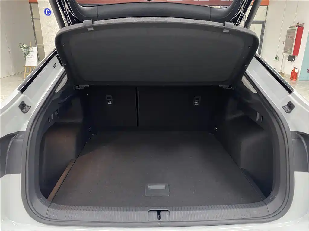 Tiguan X 2023 facelift 330TSI two-wheel drive flagship version купить на сайте DeffCars