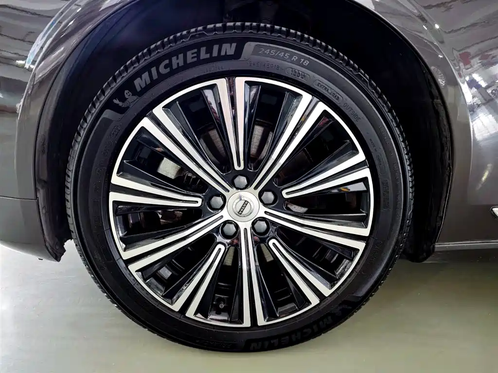 Volvo S90 2021 B5 Zhiyuan Luxury Edition купить на сайте DeffCars