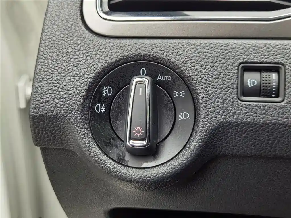 Santana 2019 1.5L automatic comfort version National VI купить на сайте DeffCars