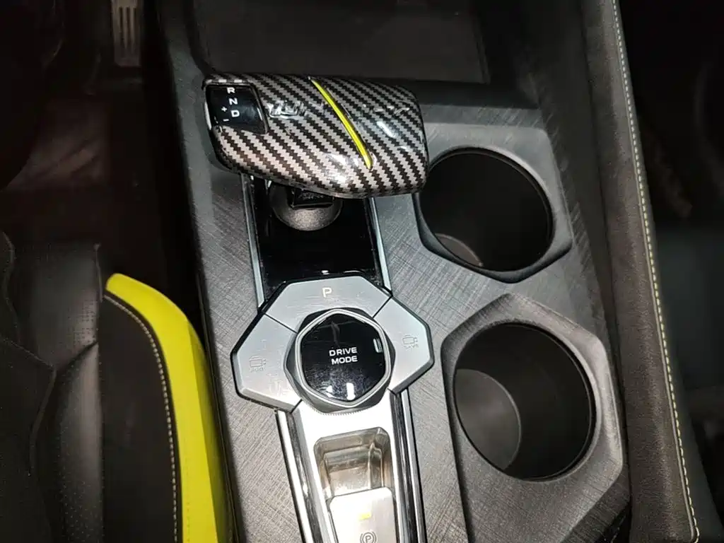 Changan UNI-V 2022 2.0T Speed ​​Edition купить на сайте DeffCars