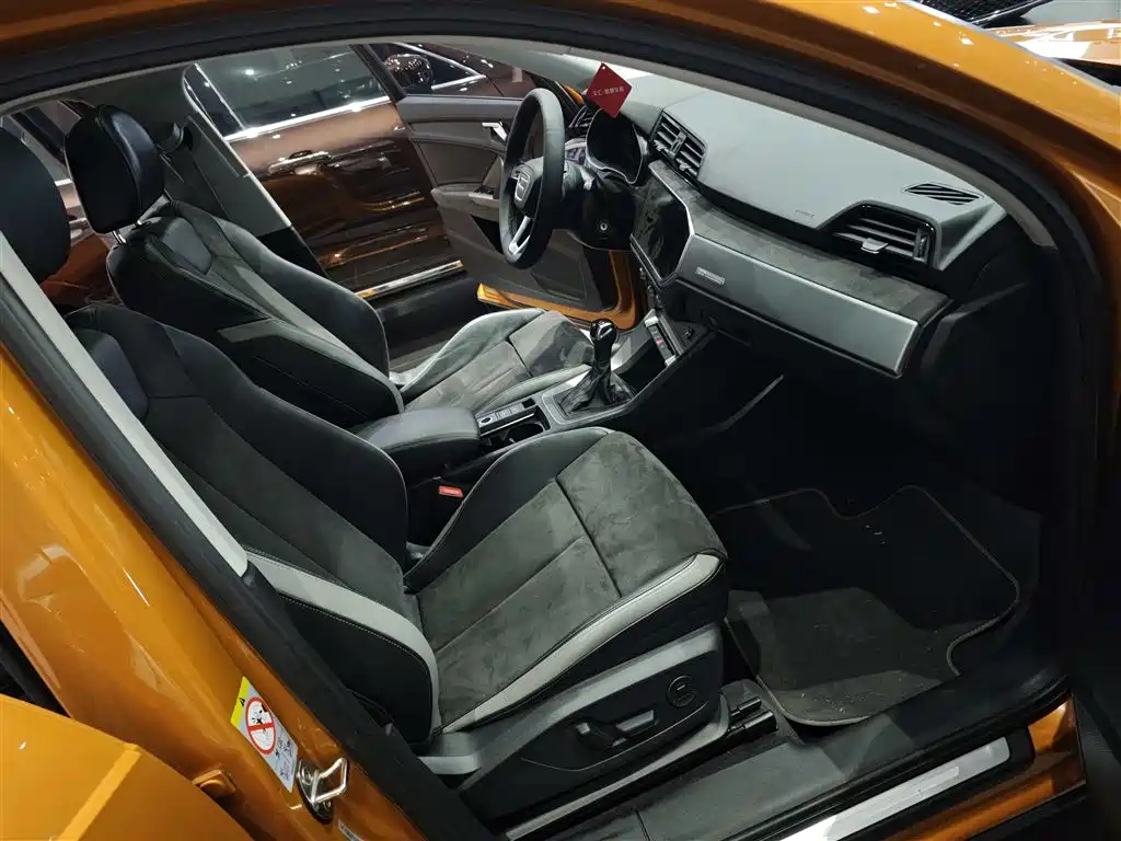 Audi Q3 2019 35 TFSI aggressive and dynamic купить на сайте DeffCars