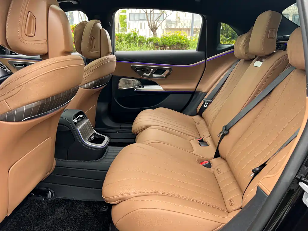 Mercedes-Benz E-Class 2024 E 300 L Luxury Model купить на сайте DeffCars