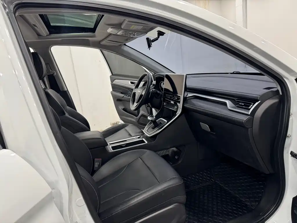 Haval M6 2021 PLUS 1.5T DCT luxury smart connected model купить на сайте DeffCars