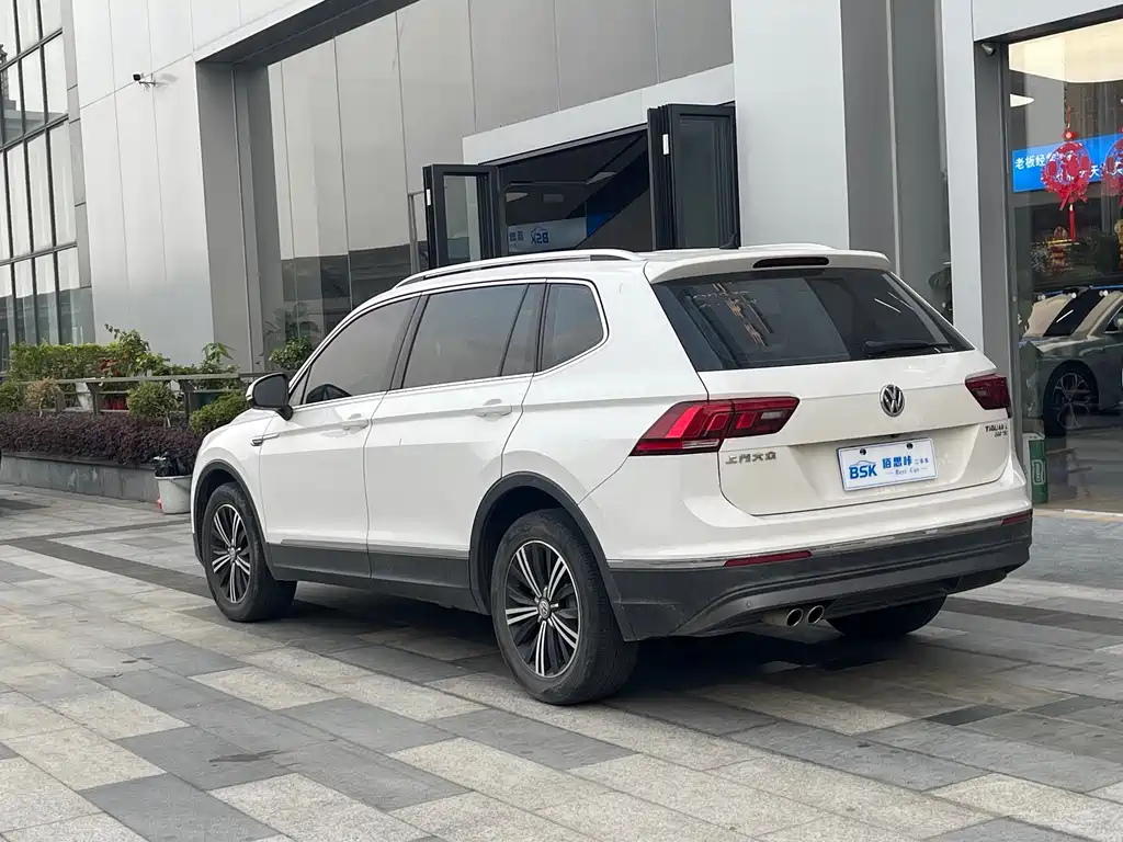Tiguan L 2020 330TSI automatic two-wheel drive panoramic comfort version National VI купить на сайте DeffCars
