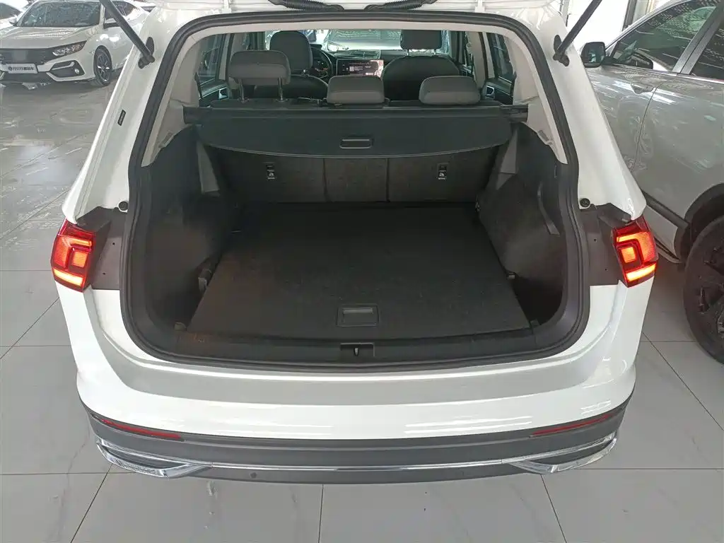 Tiguan L 2023 330TSI automatic two-wheel drive comfort version купить на сайте DeffCars