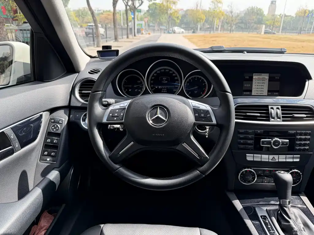 Mercedes-Benz C-Class 2013 C 180 Classic Grand Edition купить на сайте DeffCars