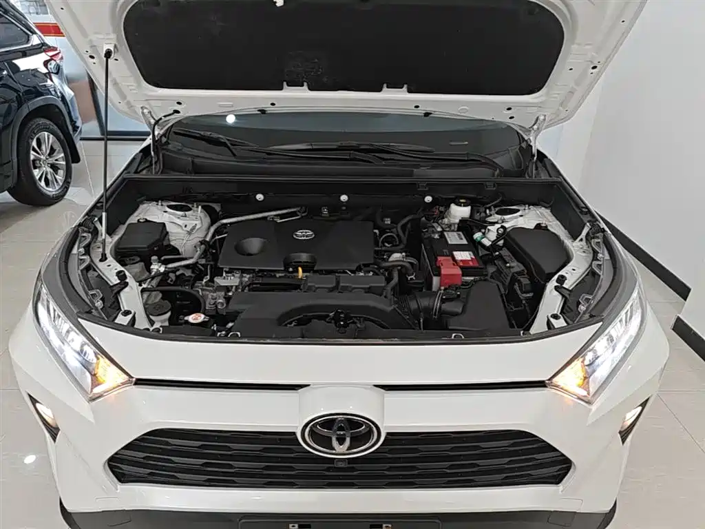 RAV4 Rongfang 2022 2.0L CVT two-wheel drive fashion version купить на сайте DeffCars