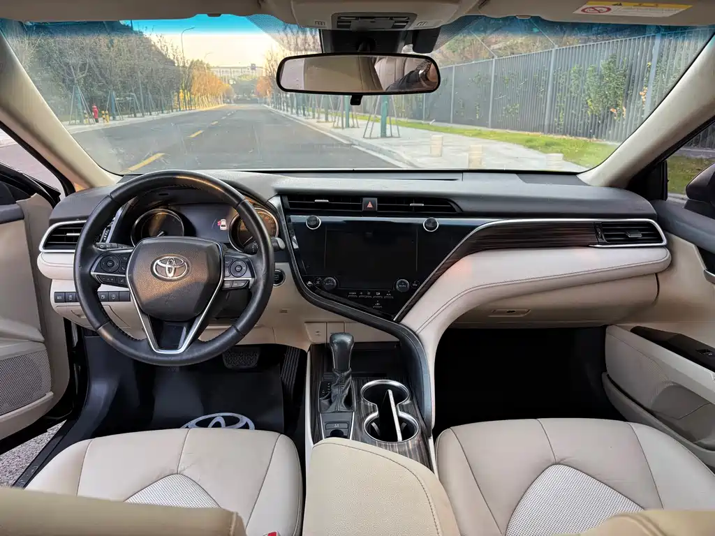 Camry 2019 facelift 2.0G Deluxe Edition купить на сайте DeffCars