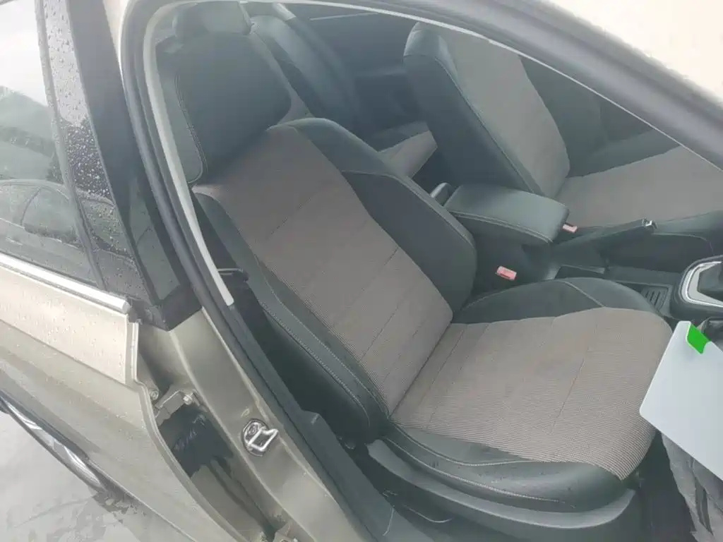 C-TREK Weiling 2017 1.6L automatic comfort model купить на сайте DeffCars