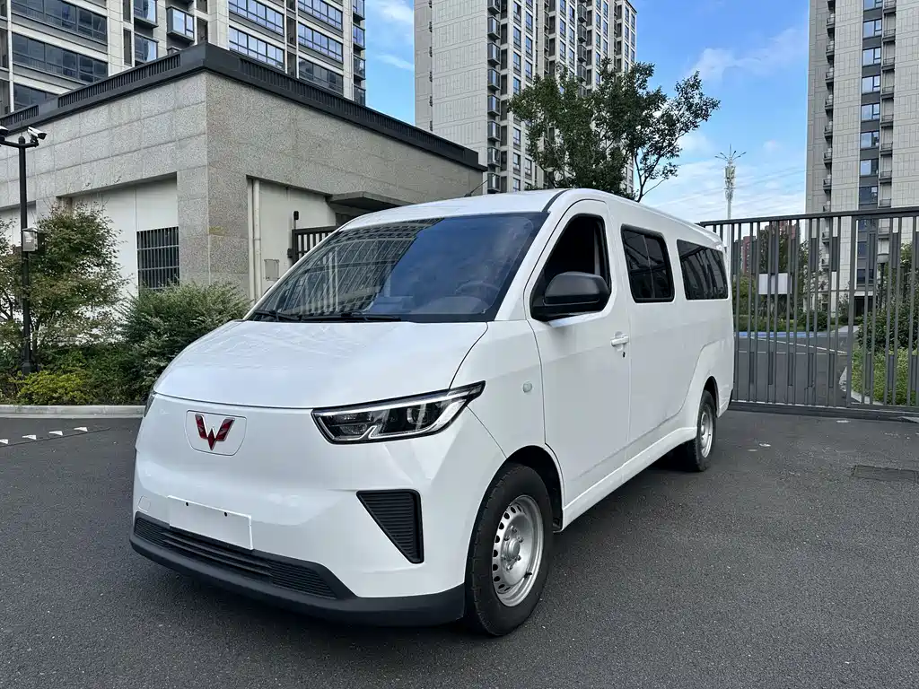 Wuling Yangguang 2024 300km Comfort Bus Version 60kW купить на сайте DeffCars