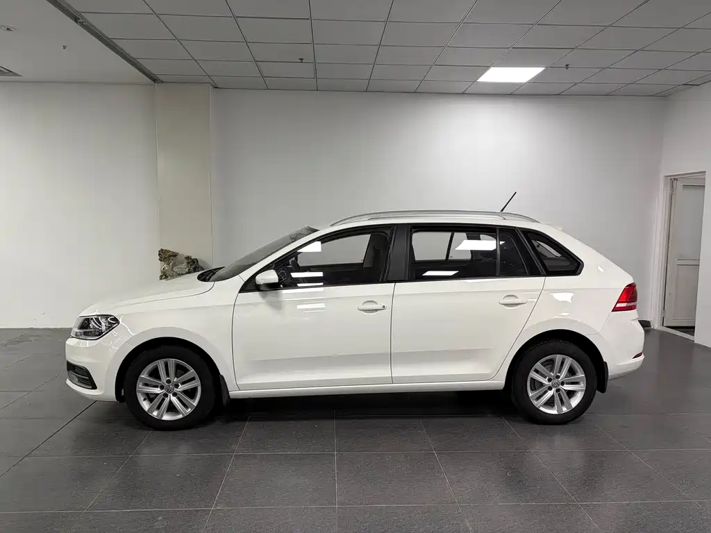 Santana 2017 Haona 1.6L automatic fashion version купить на сайте DeffCars