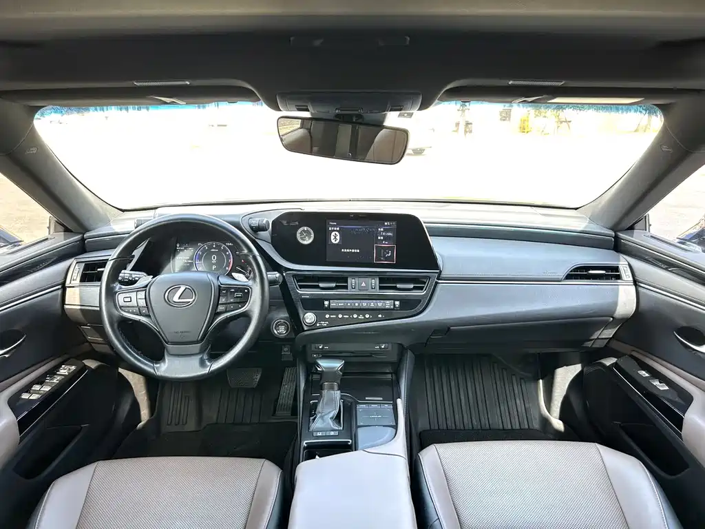 Lexus ES 2022 200 Excellence Edition купить на сайте DeffCars