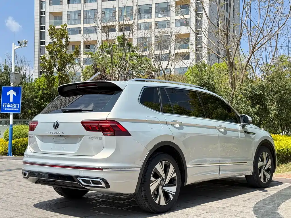 Tiguan L 2023 facelift 330TSI automatic two-wheel drive R-Line version купить на сайте DeffCars