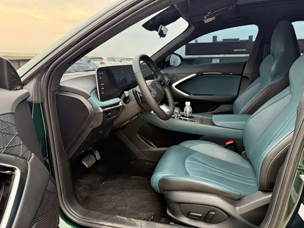MG7 2023 2.0T Automatic Beauty Hunting Luxury Edition купить на сайте DeffCars