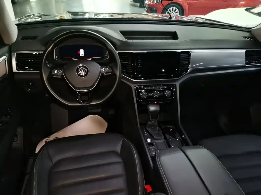 Touron 2020 330TSI 2WD Deluxe Edition National VI купить на сайте DeffCars