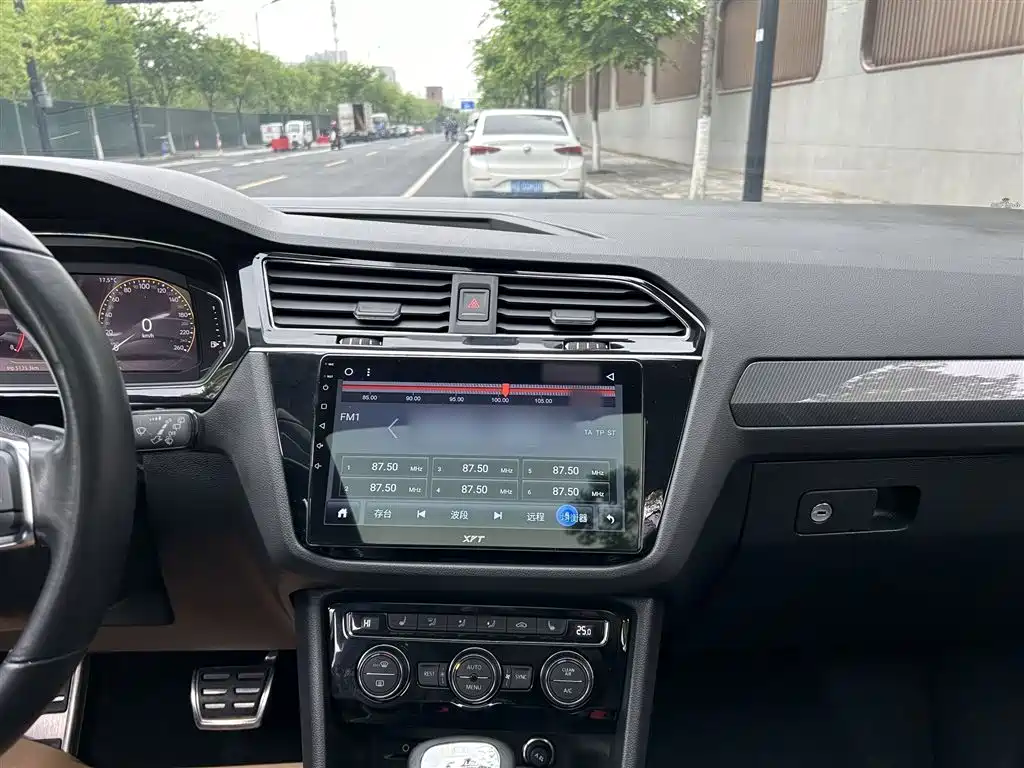 Tiguan L 2020 330TSI automatic two-wheel drive R-Line flagship version National VI купить на сайте DeffCars