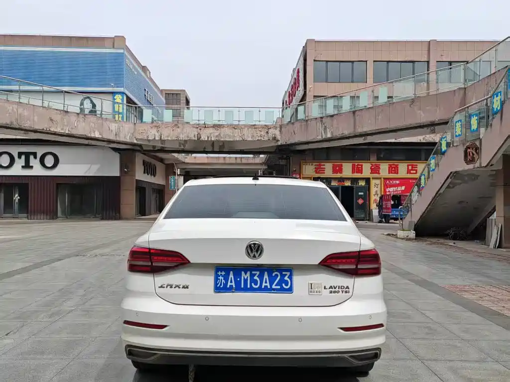 Lavida 2018 280TSI DSG Deluxe Edition National V купить на сайте DeffCars