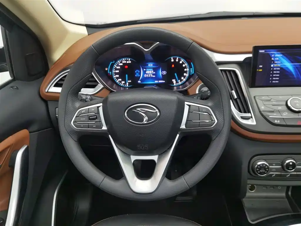 Southeast DX7 2016 1.5T Manual Triumph Edition купить на сайте DeffCars