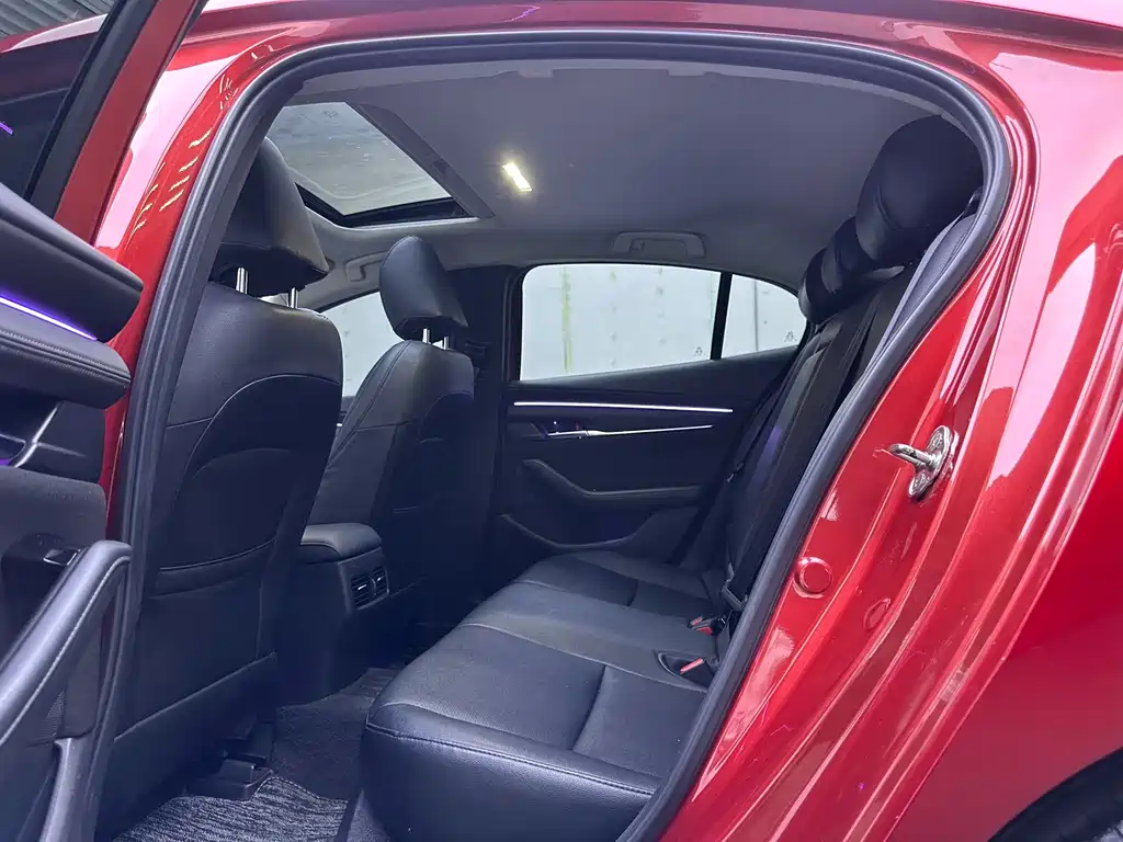 Mazda3 Angkesela 2021 2.0L Automatic Premium Edition купить на сайте DeffCars