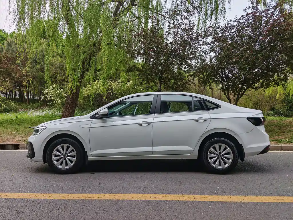Lavida 2025 Xinrui 1.5L Outstanding Xinyi Edition купить на сайте DeffCars