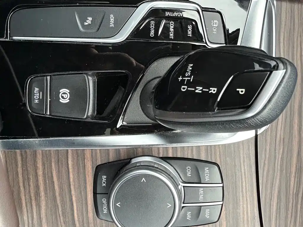 BMW 5 Series New Energy 2019 Facelift 530Le Pioneer Edition купить на сайте DeffCars