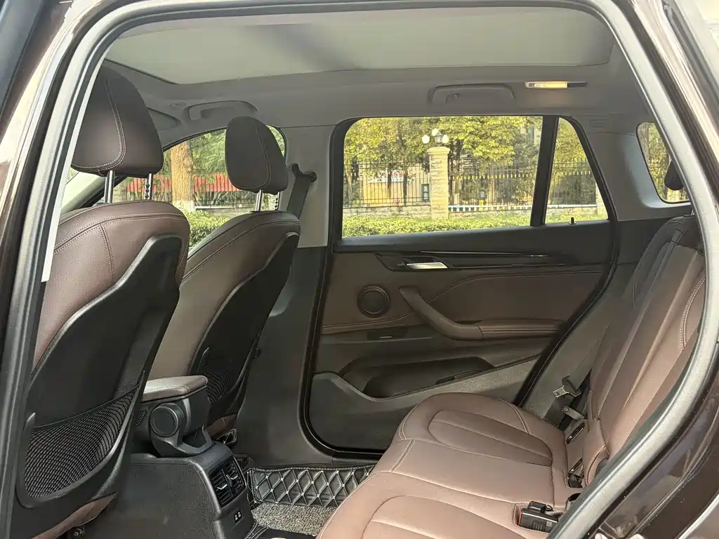 BMW X1 2020 sDrive25Li Leading Model купить на сайте DeffCars