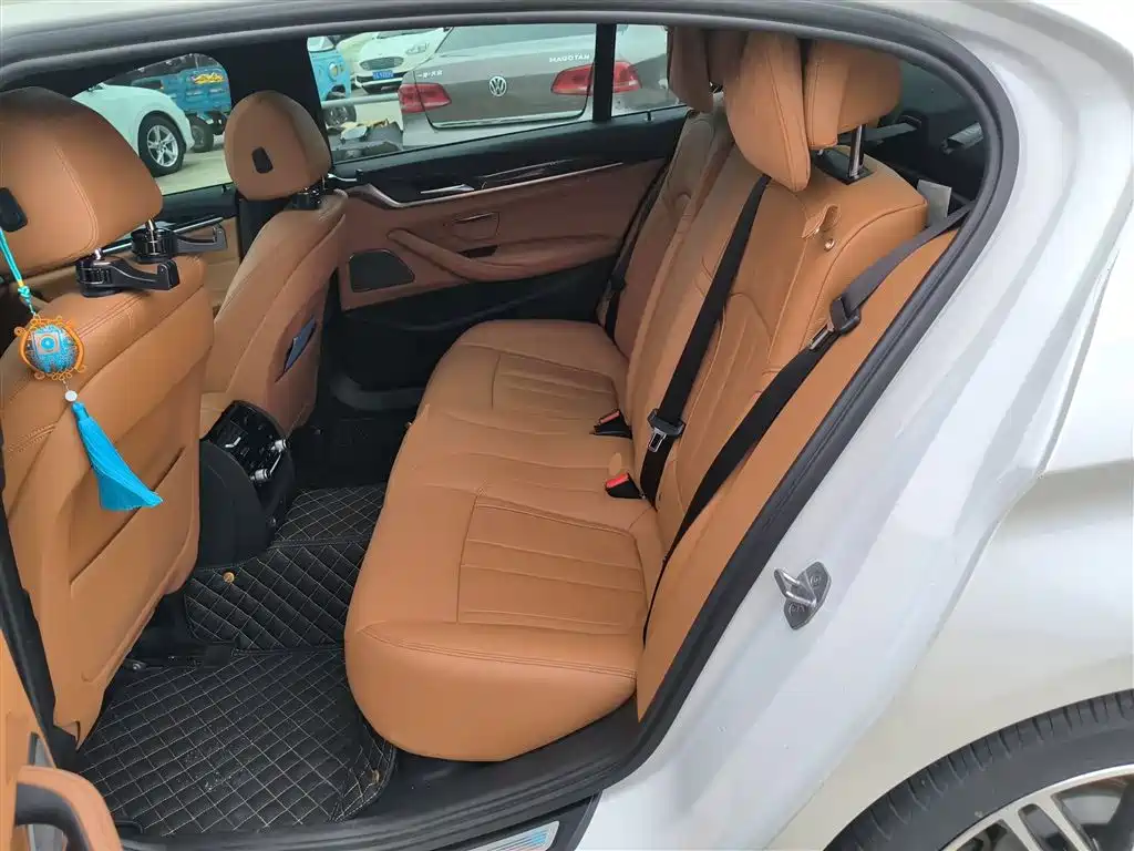 BMW 5 Series 2018 530Li Exclusive M Sports Package купить на сайте DeffCars