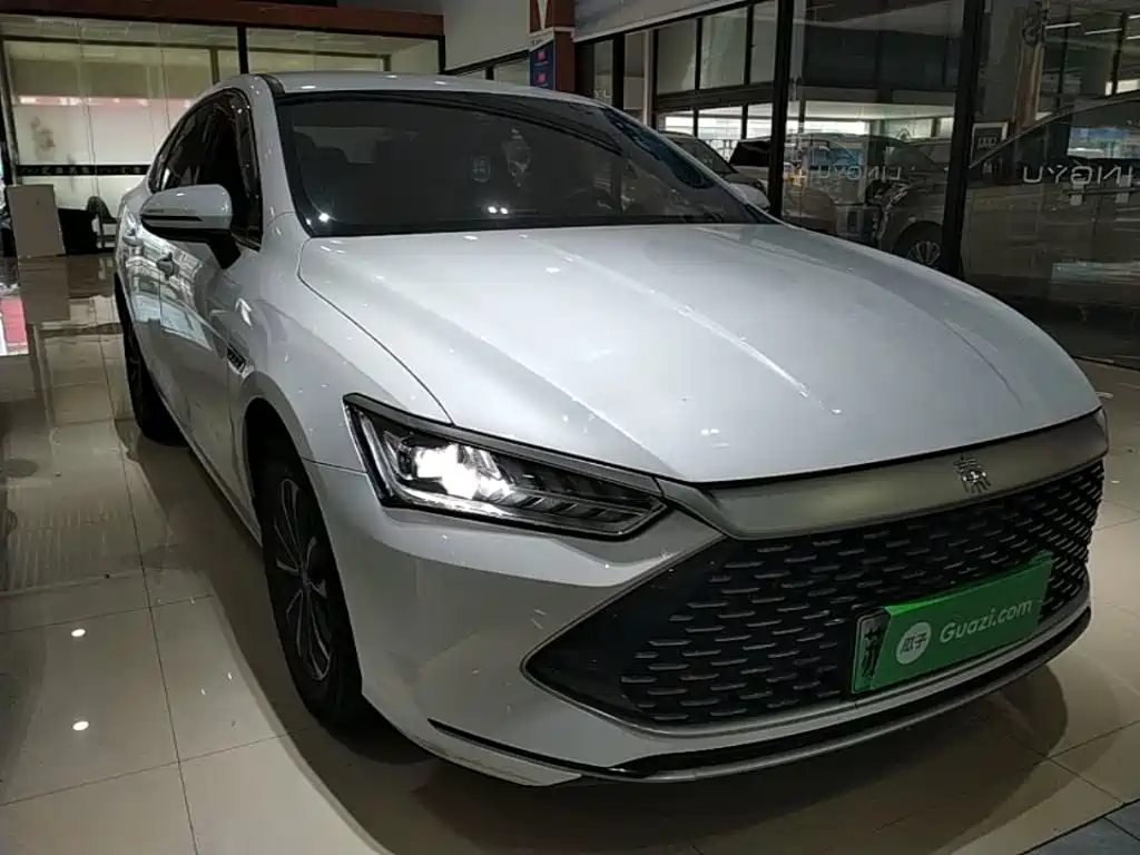 Qin PLUS 2024 Honor Edition DM-i 55KM Leading Model купить на сайте DeffCars
