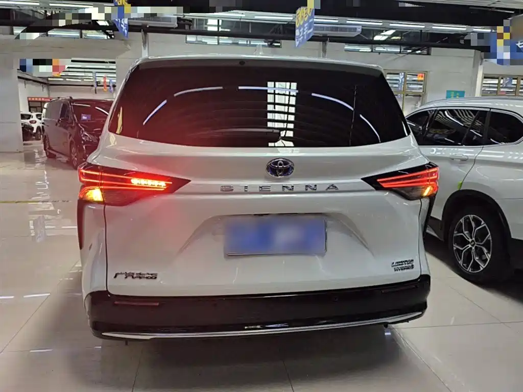 SIENNA 2023 2.5L Hybrid Premium Edition купить на сайте DeffCars