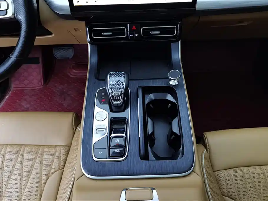 Trumpchi GS8 2024 Pilot Series 2.0TGDI 2WD Luxury Connected Edition 7 Seats купить на сайте DeffCars