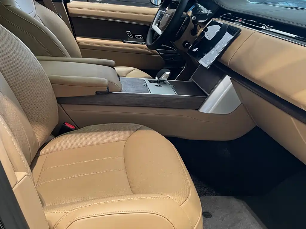 Range Rover 2025 3.0 L6 360PS Grand Edition купить на сайте DeffCars