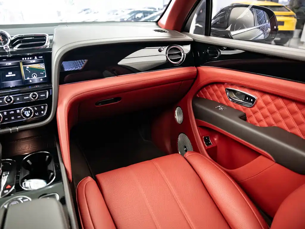 Bentayga 2022 4.0T V8 купить на сайте DeffCars