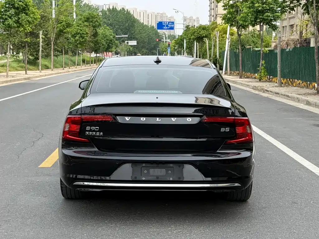 Volvo S90 2021 B5 Zhiya Luxury Edition купить на сайте DeffCars