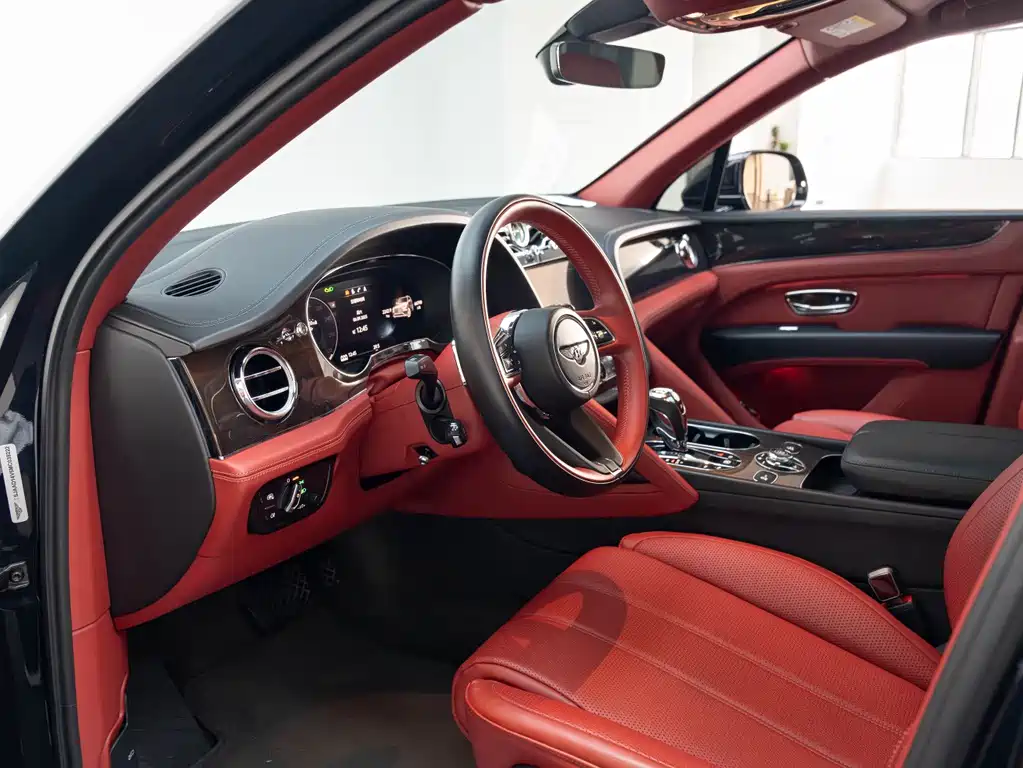Bentayga 2021 4.0T V8 купить на сайте DeffCars