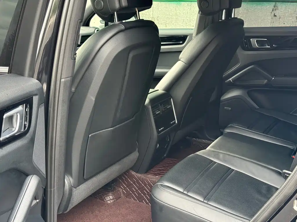 Cayenne New Energy 2019 Cayenne E-Hybrid 2.0T купить на сайте DeffCars